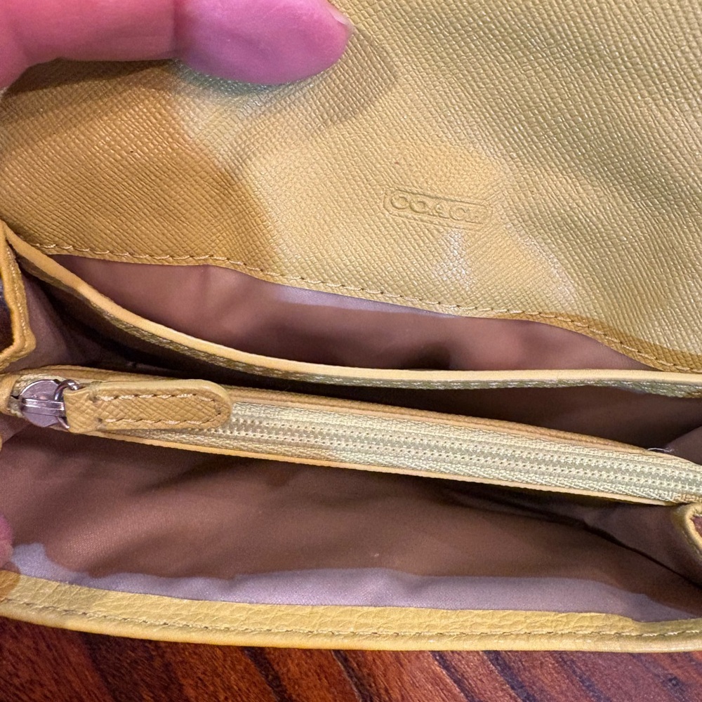 ▪️RARE COACH Mini Crossbody Bag - Picture 5 of 13